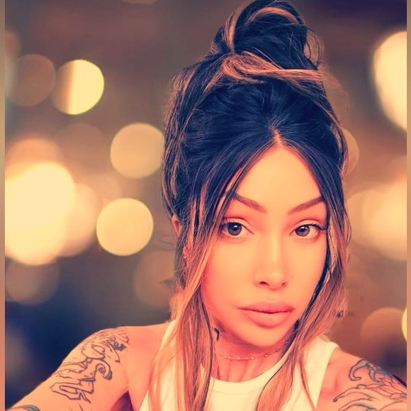 Meet your Posher, Reena - Picture 2 of 2